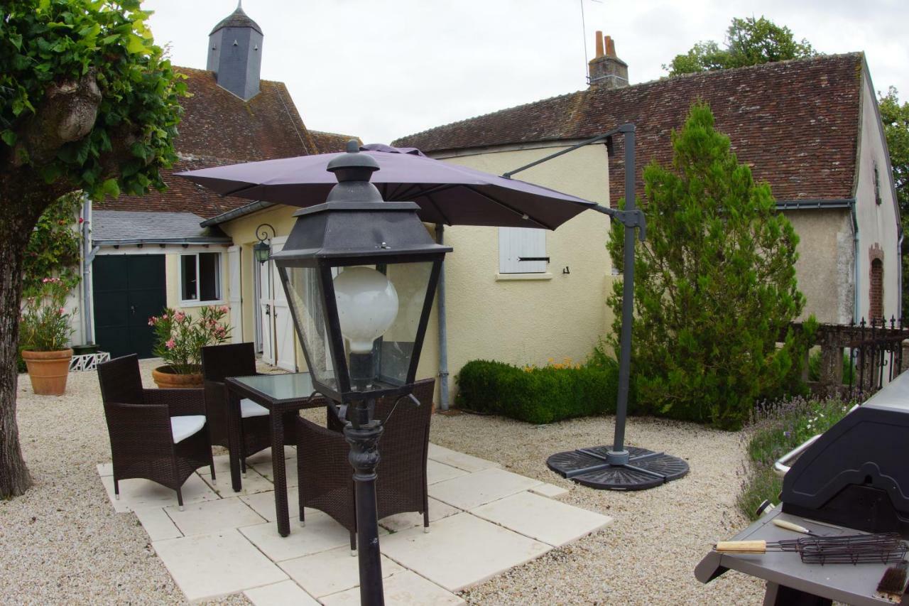 Le Petit Nid Villa Neuille-le-Lierre ภายนอก รูปภาพ